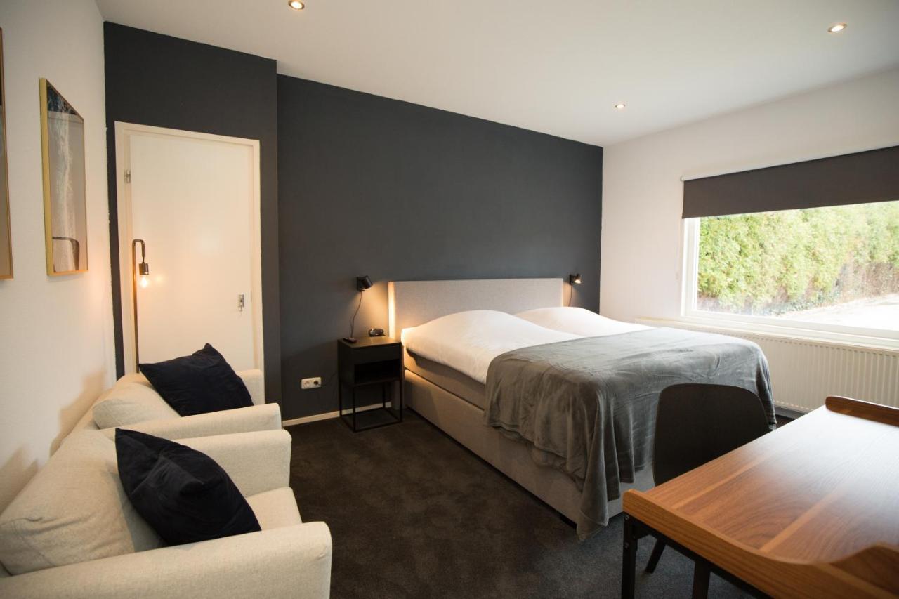 - Peizerweg 3*
